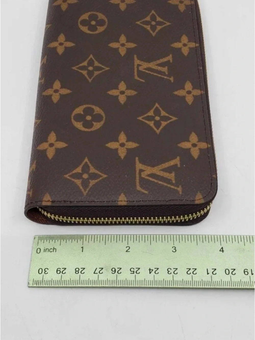 Louis Vuitton Monogram Canvas Zippy Wallet NEW